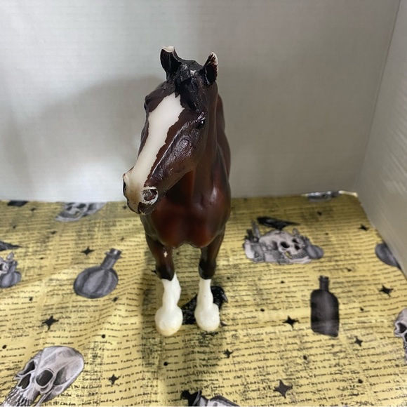 Breyer TSC 2018 80th Anniversary Special Run- Alba Clydesdale Mare Collectible ￼ - Picture 7 of 9